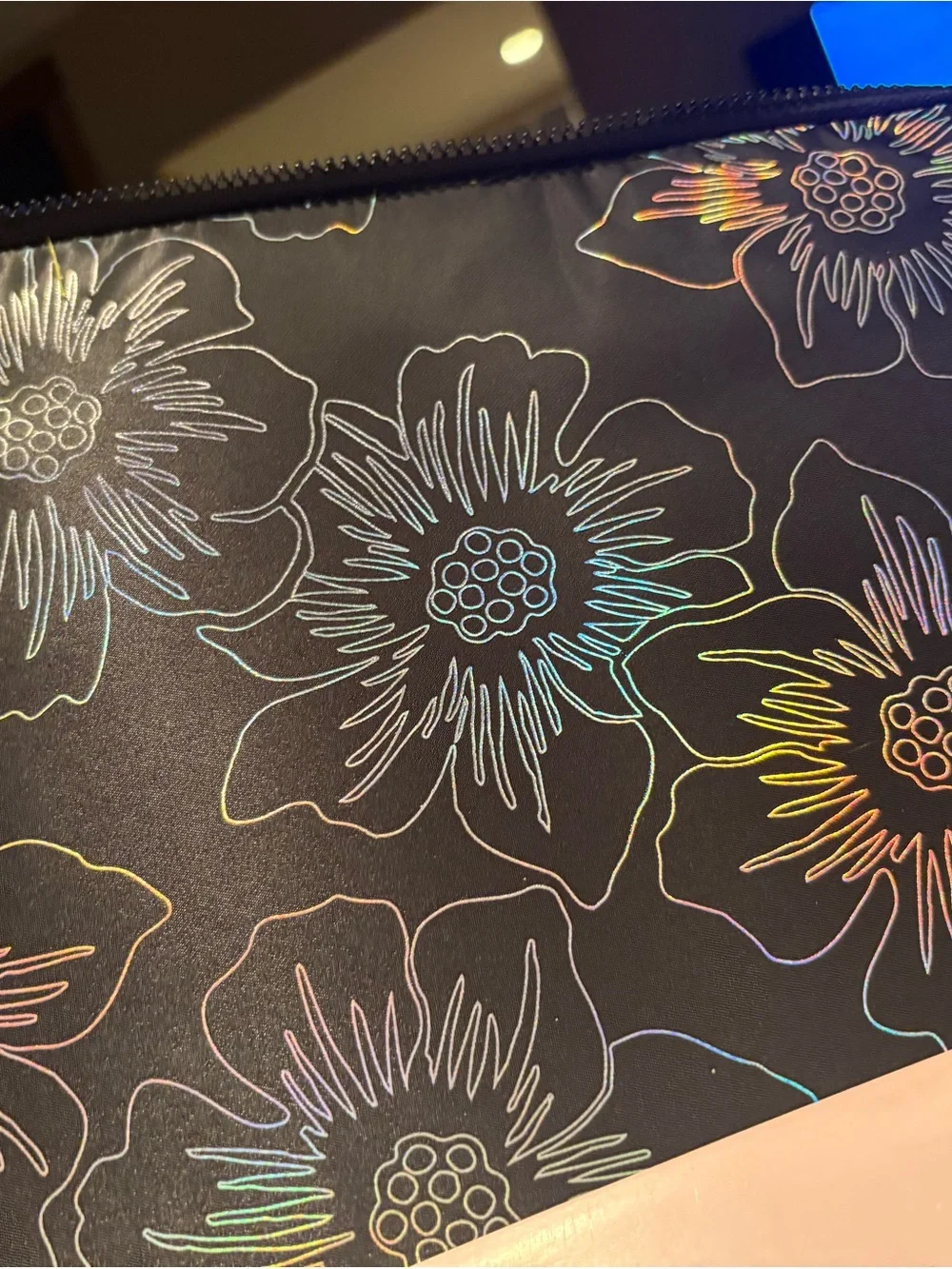 kate spade Black Puffer Laptop 💻 Pouch with Iridescent Floral Poppy 🌸 Outline